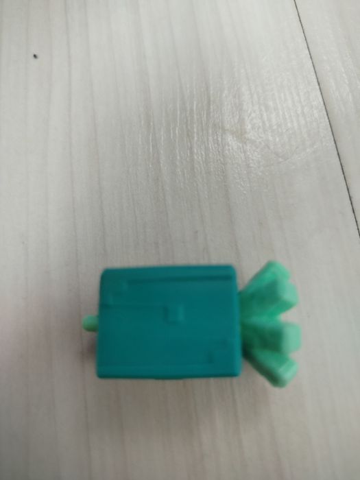 Figurka Minecraft Kinder joy świecąca kałamarnica