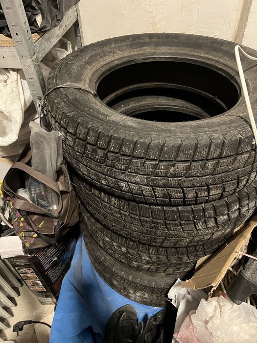 Продам Шини nexen зима 235/65R17 комплект идеал без ремонтов пробег ми