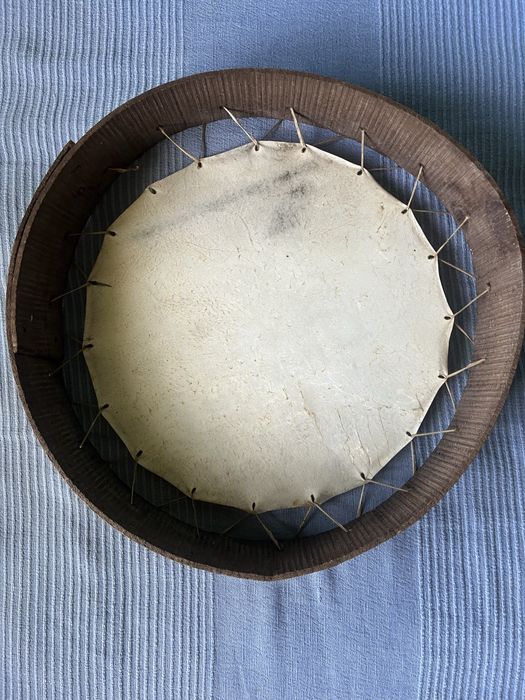 Bębenek z arabskim pismem