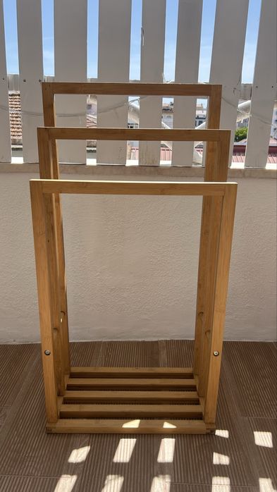 Porta-toalhas em bambu – 3 níveis – Como novo