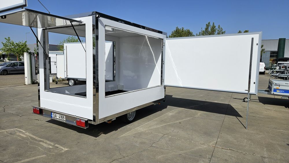 Atrelado venda ambulante
