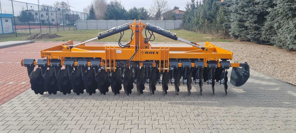 Brona talerzowa składana hydraulicznie ROLY SARAH HYDRO amazone horsch