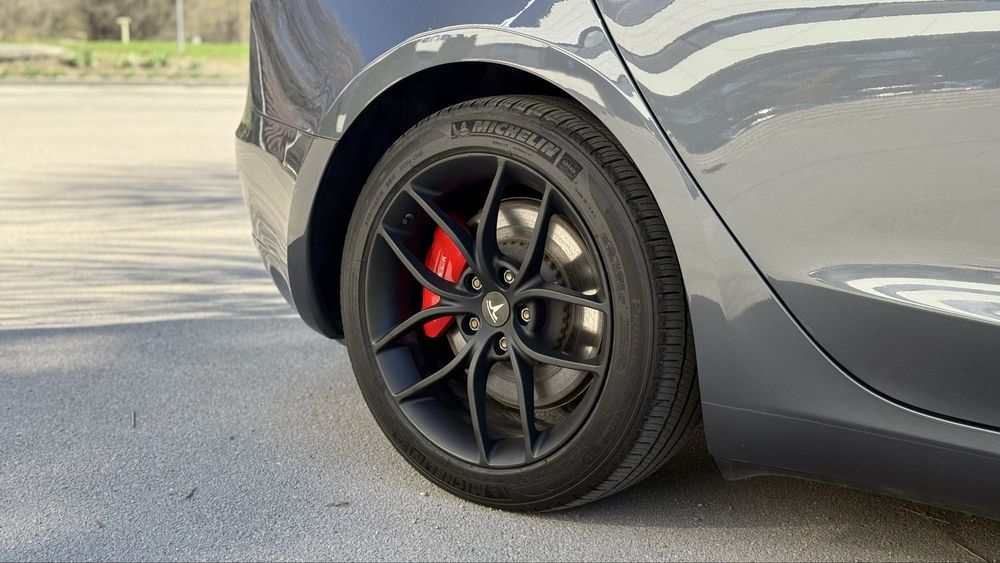 Продам Tesla Model 3
