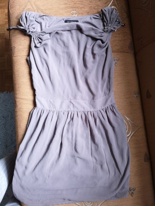 Piękna szara sukienka Reserved