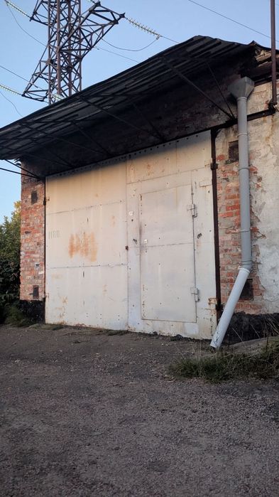 Великий гараж порядка 40кв у автокооперативі АК 16