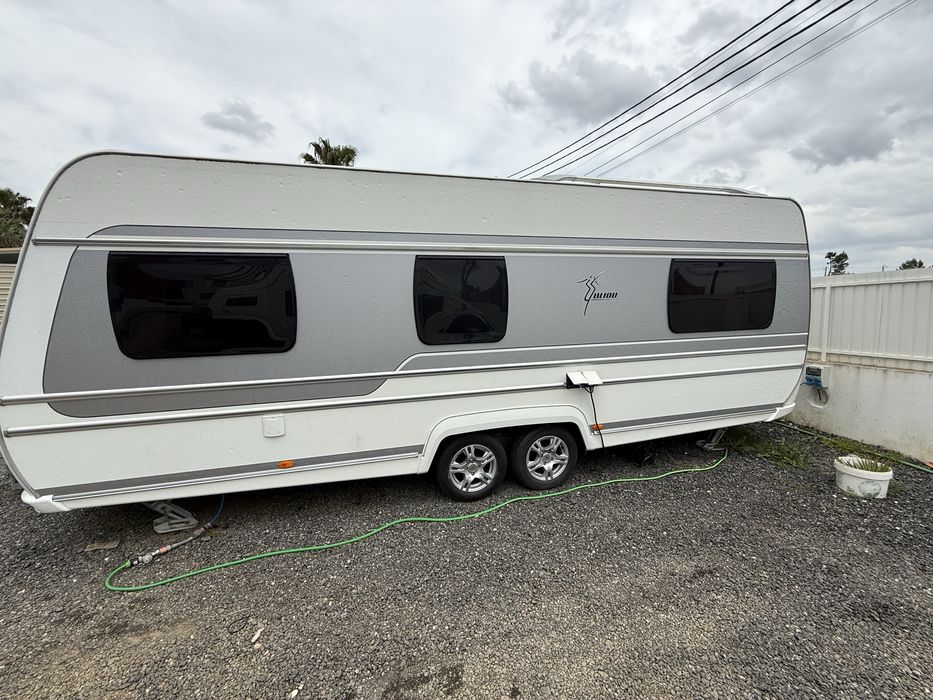 Caravana FENDT topo gama docs portugueses