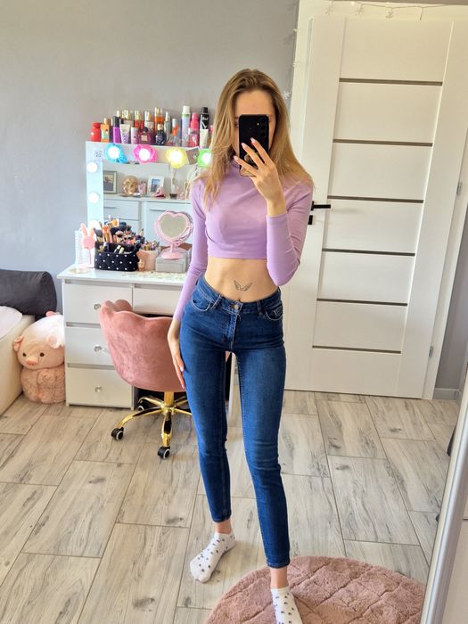 Skinny jeans z wysokim stanem