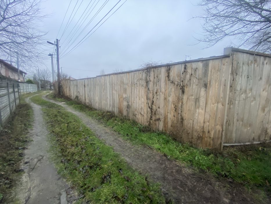 Земельна ділянка з комунікаціями