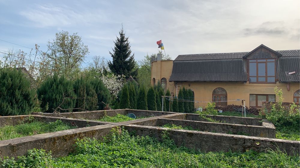 Житловий будинок чисте повітря вода тепло інтернет ….