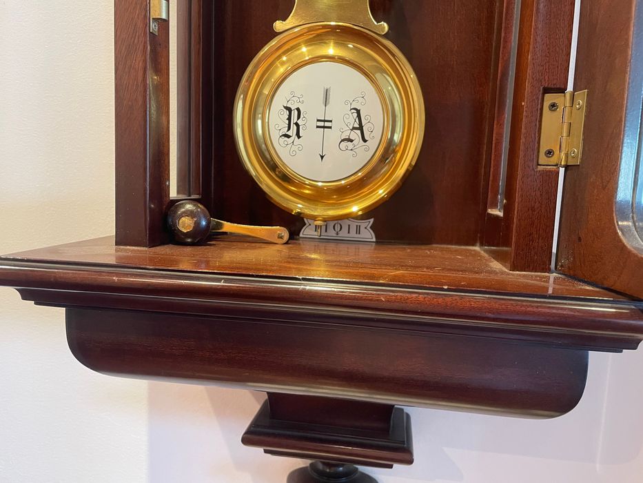 Relógio de parede de pêndulo