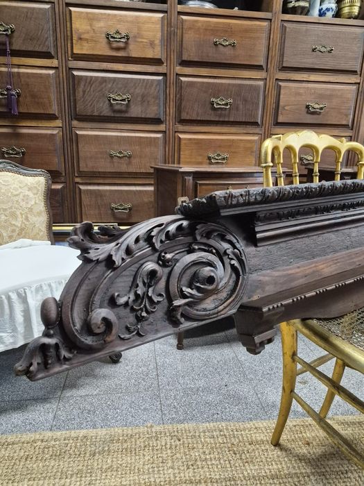 Prateleira Século XIX - Estilo Barroco.