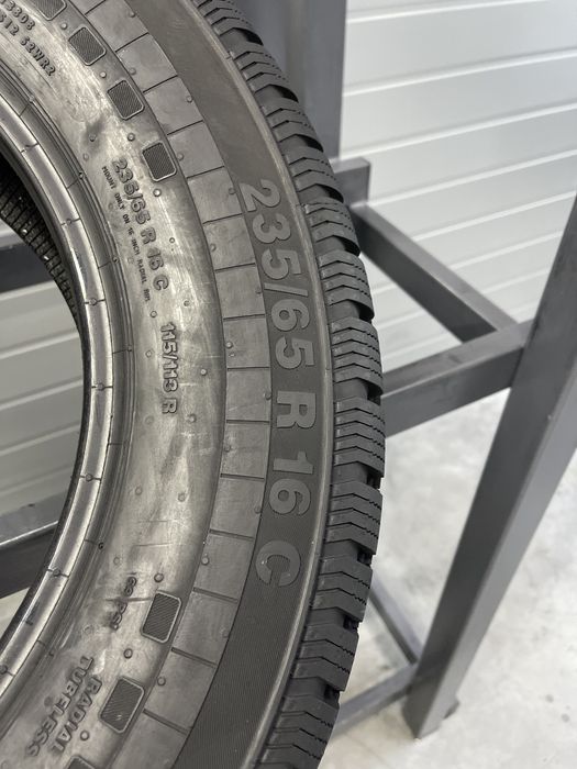 Все сезоні шини 235/65r16C Continental. Ціна 6000грн/шт