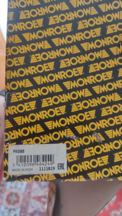 Комплект пильник і відбійник на Audi , superb,VW passat