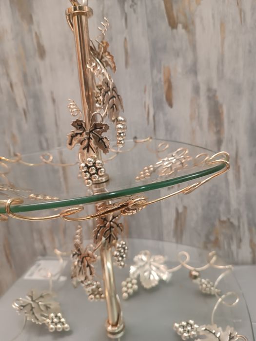 Щикарна фруктовниця для фуршета.