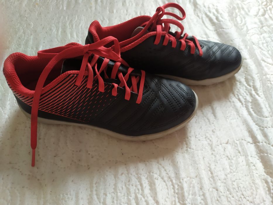 Buty piłkarskie Kipsta do piłki nożnej halowej 32 rozmiar