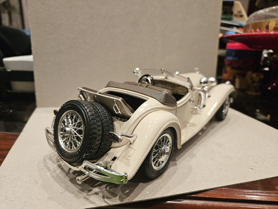 Mercedes-Benz 500 K Roadster (1936) – Bburago 1/20 – Clássico