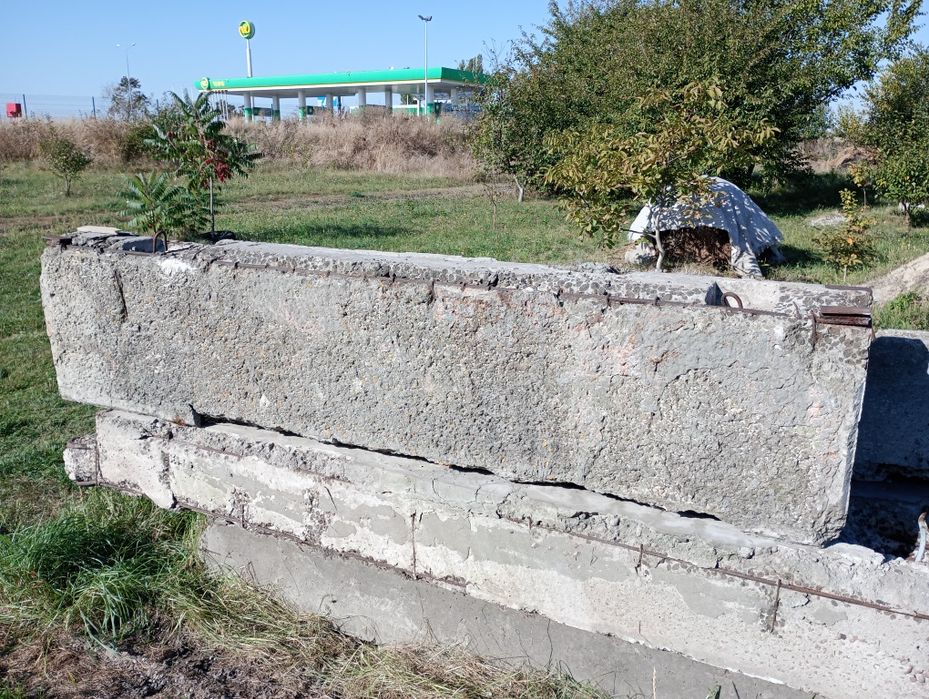 Продам будівельні перемички і плити г-образні