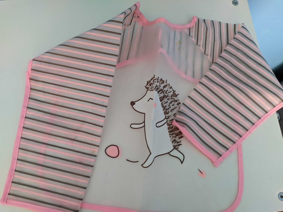 Babete plástico com mangas