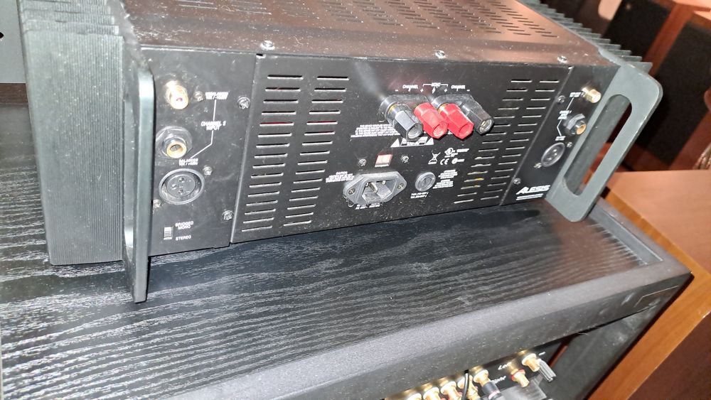 Amplificador de potência Alesis RA500 em muito bom estado