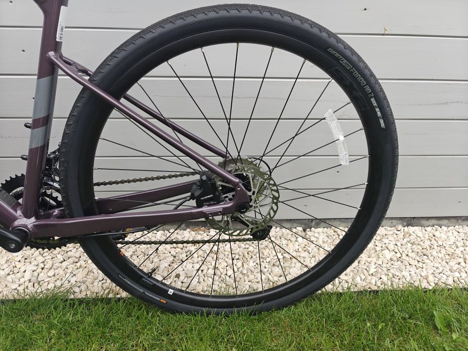 Giant Fastroad AR3 sztywne osie rama M hybryda fitnes