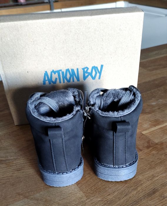 Kozaki CCC, granatowe buty zimowe buciki na suwak ciepłe futerko, 22