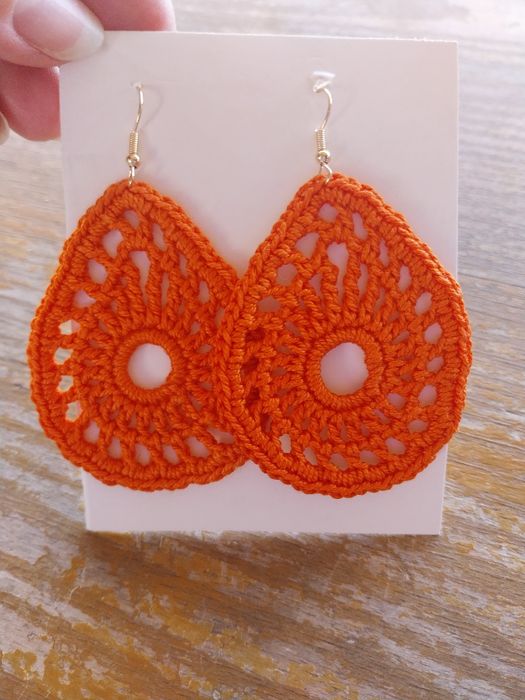 Peças em crochet feitas á mão