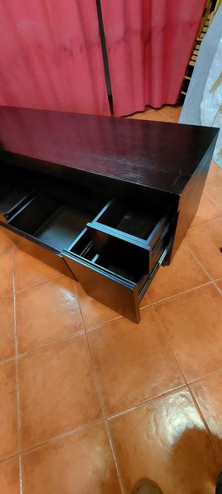 Móvel de TV com arrumação