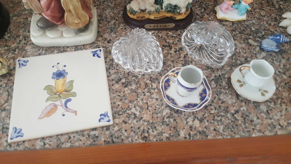 Vendem-se velharias pela melhor oferta