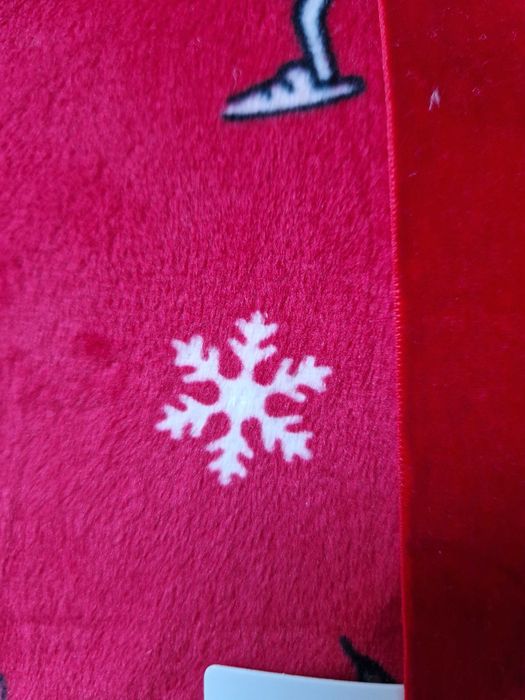 Ciepła piżama rozpinana Grinch z weluru PRIMARK