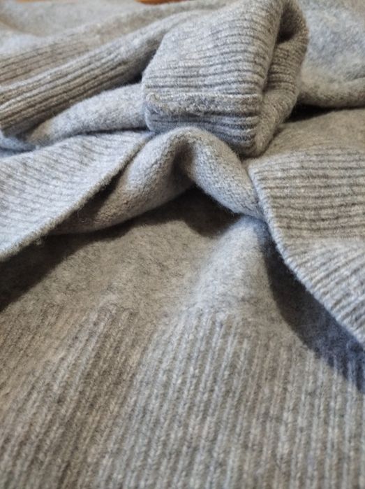 Светр 100%вовна Uniqlo , жіночий джемпер S