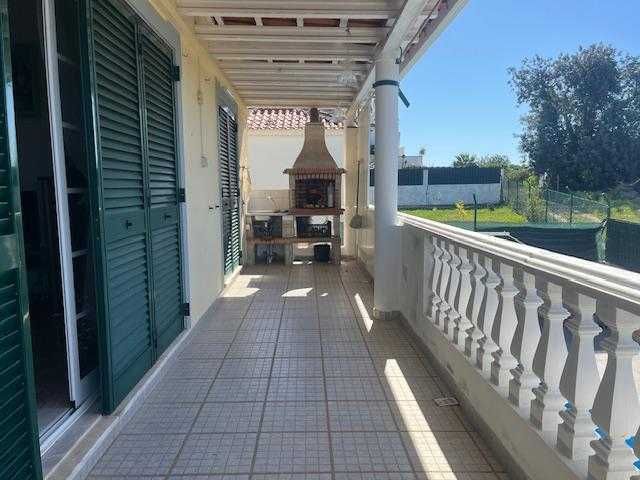 Moradia com Piscina para Férias em Altura