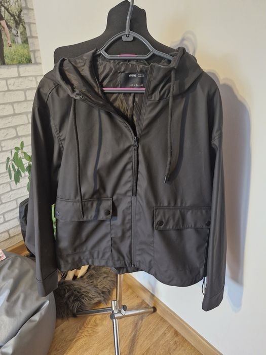 Kurtka czarna przeciwdeszczowa L