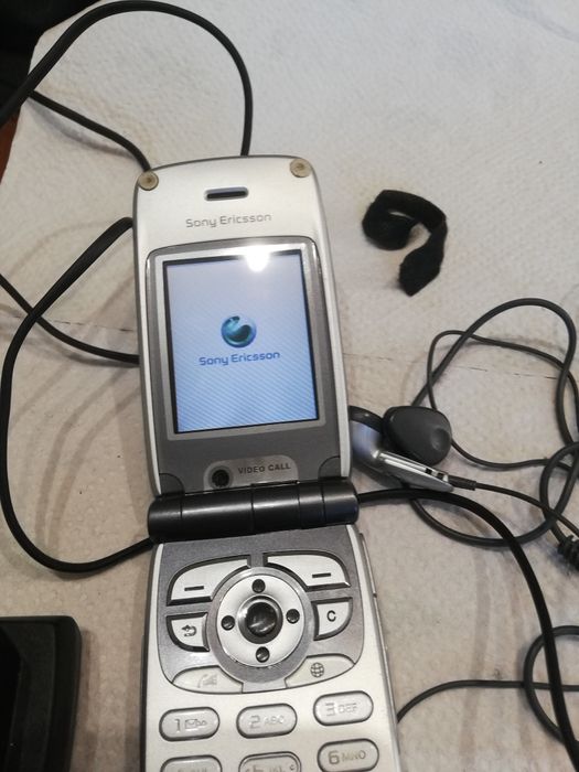Kultowy Sony Ericsson z1010 ładowarka nowa bateria gratis