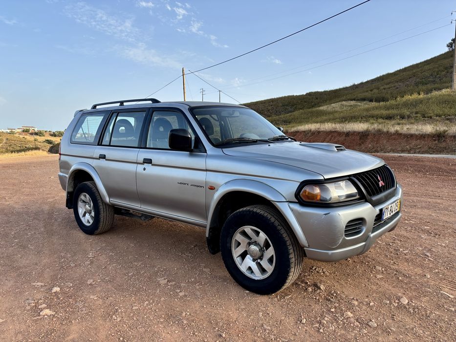 Mitsubishi Pajero Sport 2.5 TD GLS