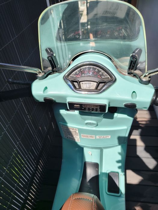 Licencjonowany motorek / skuter MILLY MALLY Vespa GTS Super kolor miętowy