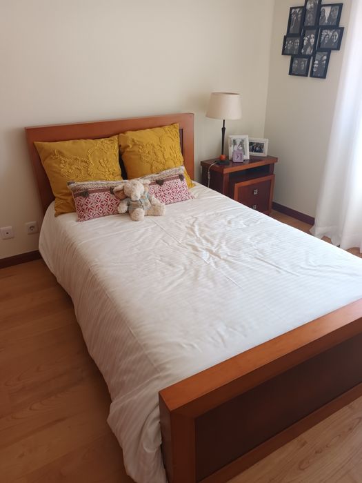 Vendo cama em bom estado