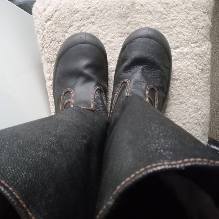 Продам рабочие сапоги.