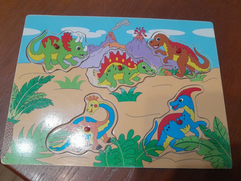 Puzzle drewniane - warzywa i dinozaury