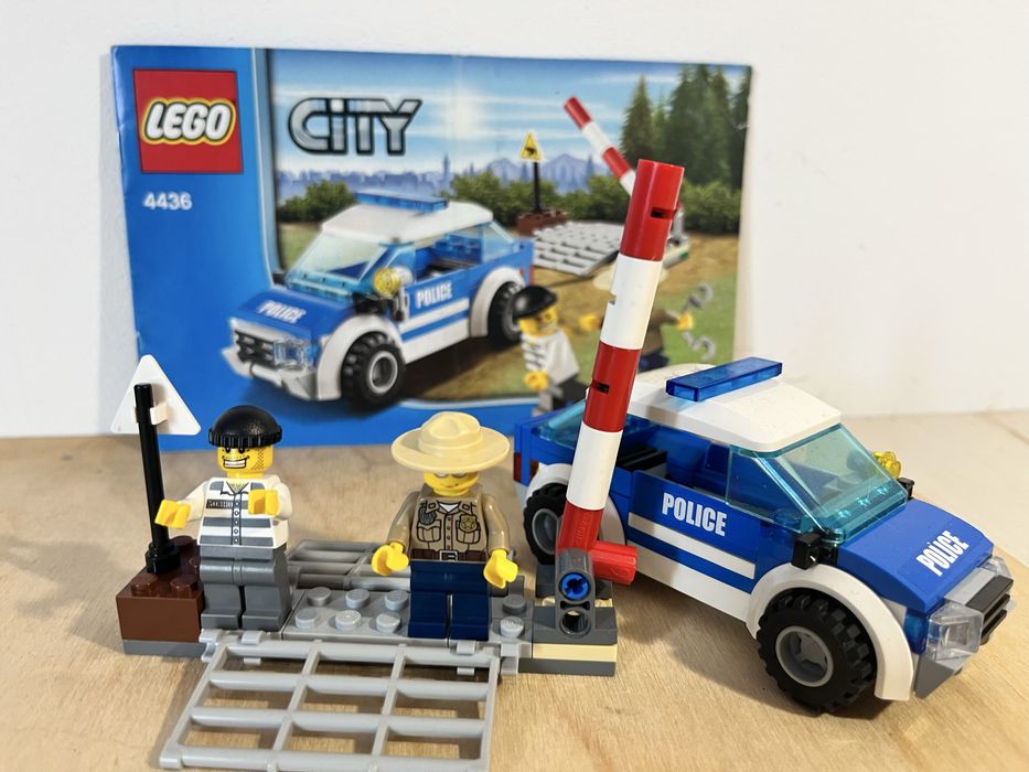 Kompletny zestaw lego 4436 city policja