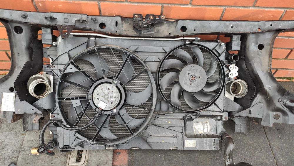 VW TRANPOSRTER T5 2.5 TDI Pas przedni kompletny chłodnice