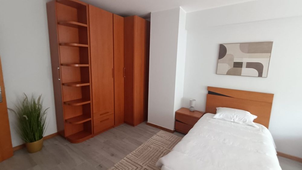 Quarto  para Arrendamento Mensal  a estudantes universitários e jovens trabalhadores