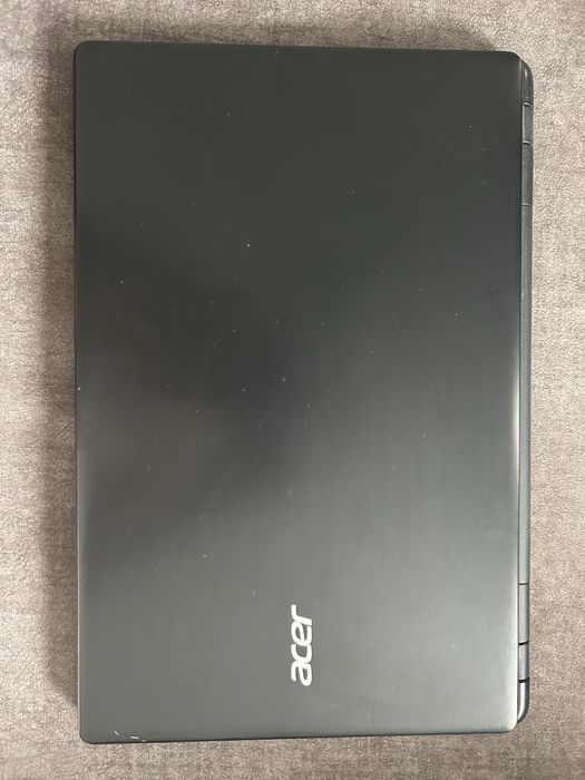 Portátil Acer E5-521
