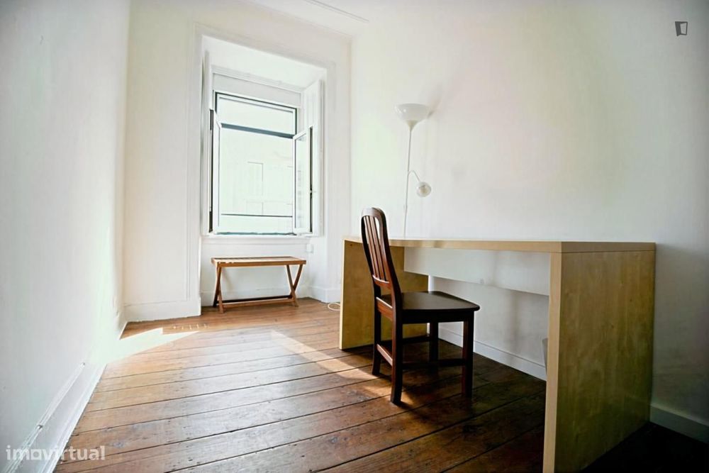 Quarto - localizado em Picoas Lisbon