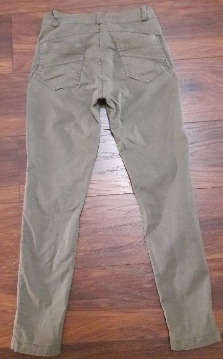 Spodnie w kolorze khaki