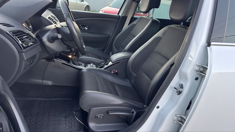 Renault Megane 2016рік BOSE Не фарбований