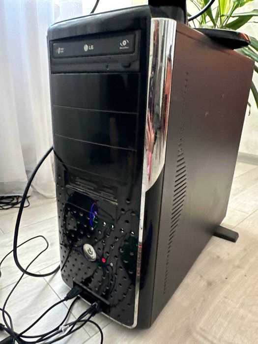 Ігровий комп'ютер LG в хорошому стані