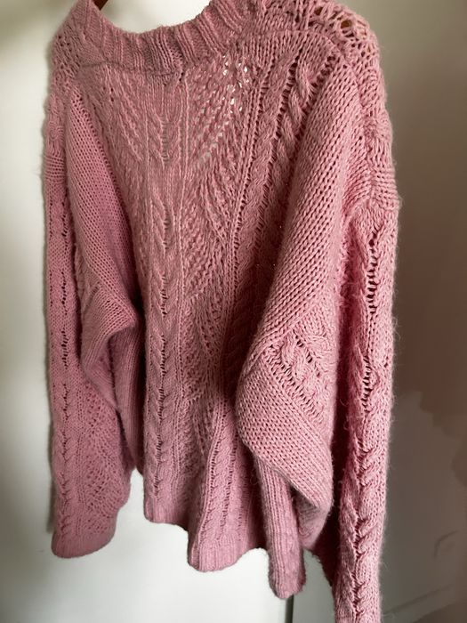 Butik Laurella kardigan Melissa sweter oversize z ozdobnymi guzikami pudrowy róż
