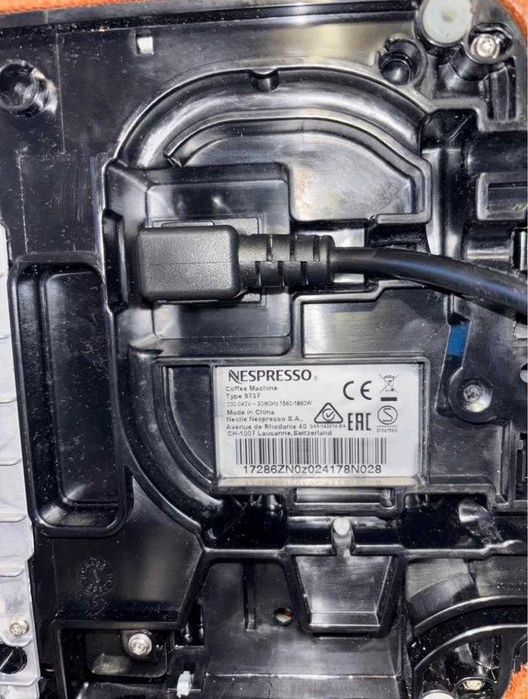 Máquina de café Nespresso Zebus