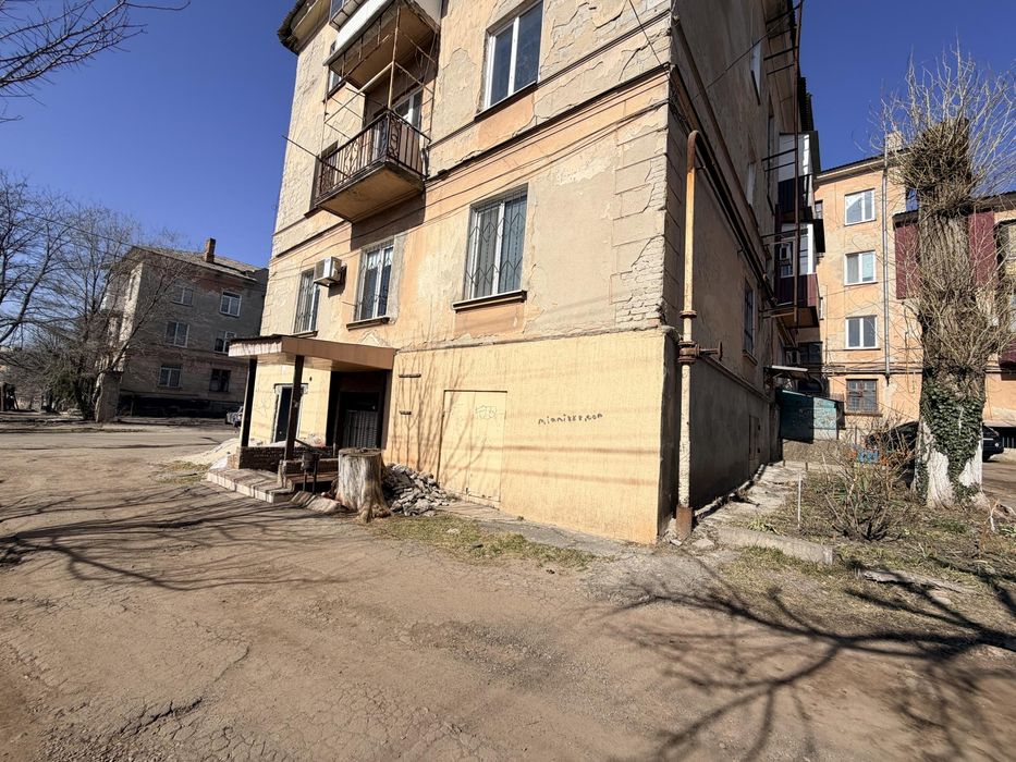 Продаж не великого нежитлового приміщення. "Гірник".