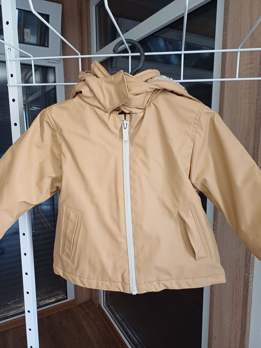 Курточка для дівчинки ZARA.  Розмір 86